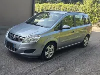 Usata Opel Zafira 120 CV (88 kW) 2009 Grigio Monovolume
