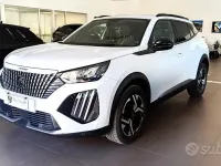 Usata Peugeot 2008 Allure 131 CV (96 kW) 2024 Bianco SUV
