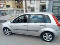 Usata Ford Fiesta Titanium 68 CV (50 kW) 2008 Grigio Utilitaria