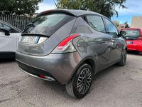 Usata Lancia Ypsilon Platinum 95 CV (69 kW) 2015 Grigio Utilitaria