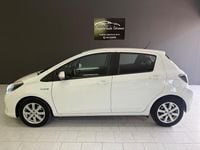 Usata Toyota Yaris Hybrid Style 74 CV (54 kW) 2014 Bianco Berlina