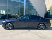 Usata BMW 745e M Sport 286 CV (210 kW) 2022 Blu/azzurro Berlina