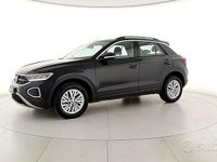 Usado VW T-Roc Life 150 CV (110 kW) 2024 Negro SUV