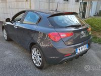 Usata Alfa Romeo Giulietta 120 CV (88 kW) 2018 Grigio Berlina