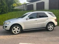 Usata Mercedes ML320 224 CV (164 kW) 2006 Grigio SUV