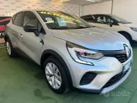 Usata Renault Captur 91 CV (66 kW) 2022 Grigio SUV