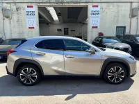 Usata Lexus UX 250h 184 CV (135 kW) 2020 Oro SUV
