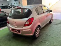 Usado Opel Corsa Edition 85 CV (62 kW) 2014 Gris Utilitario