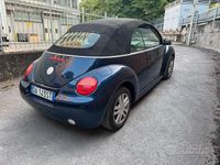 Usata VW New Beetle 90 CV (66 kW) 2005 Blu Utilitaria