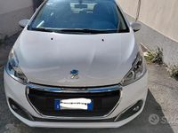 Usata Peugeot 208 Allure 82 CV (60 kW) 2016 Bianco Utilitaria