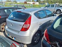 Usata Hyundai i30 Active 108 CV (79 kW) 2010 Argento Berlina