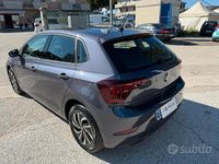 Usata VW Polo Life 90 CV (66 kW) 2024 Smoky grey metallizzato Utilitaria