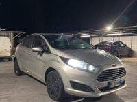 Usata Ford Fiesta 95 CV (69 kW) 2016 Grigio Utilitaria