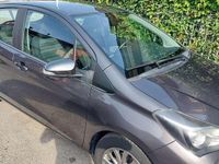 Usata Toyota Yaris Cool 69 CV (50 kW) 2016 Grigio Berlina