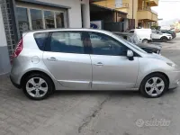 Usata Renault Scenic E-Tech Luxe 110 CV (80 kW) 2011 Grigio Monovolume