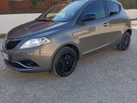 Usata Lancia Ypsilon 95 CV (69 kW) 2018 Grigio Utilitaria