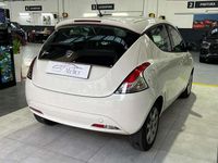Usata Lancia Ypsilon 69 CV (50 kW) 2016 Bianco Utilitaria
