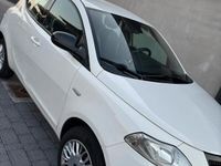Usata Lancia Ypsilon 80 CV (58 kW) 2015 Bianco Utilitaria