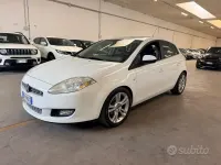 Usata Fiat Bravo Dynamic 120 CV (88 kW) 2011 Bianco Utilitaria