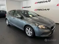 Usata Volvo V40 120 CV (88 kW) 2016 Grigio Berlina