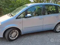 Usata Lancia Musa 95 CV (69 kW) 2011 Bluazzurro Monovolume