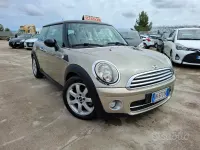 Usata Mini Cooper 109 CV (80 kW) 2007 Oro Utilitaria