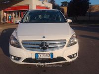 Usata Mercedes B180 Premium 109 CV (80 kW) 2015 Bianco Monovolume