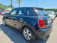 Usata Mini ONE 75 CV (55 kW) 2018 Nero Utilitaria