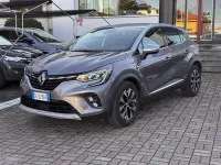 Usata Renault Captur Techno 140 CV (102 kW) 2023 Grigio scuro SUV