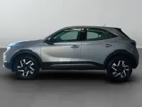 Usata Opel Mokka Elegance 101 CV (74 kW) 2023 2r grigio platino metallizzato SUV