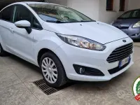 Usata Ford Fiesta 80 CV (58 kW) 2014 Bianco Utilitaria