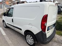 Usata Opel Combo 120 CV (88 kW) 2013 Bianco Monovolume