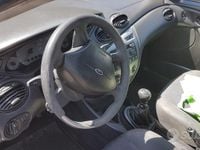 Usata Ford Focus 90 CV (66 kW) 2002 Blu Berlina