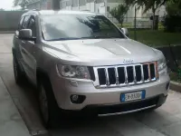 Usata Jeep Grand Cherokee Overland 241 CV (177 kW) 2011 Argento SUV