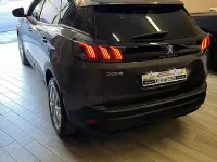 Usata Peugeot 3008 Active 131 CV (96 kW) 2022 Grigio SUV