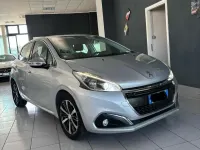 Usata Peugeot 208 Allure 75 CV (55 kW) 2017 Argento Utilitaria