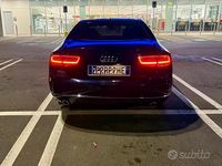 Usata Audi A8 Ambiente 351 CV (258 kW) 2012 Blu Berlina