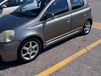 Usata Toyota Yaris 105 CV (77 kW) 2005 Grigio Berlina