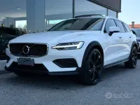 Usata Volvo V60 CC 197 CV (144 kW) 2022 Bianco Station wagon