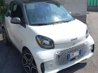 Usata Smart ForTwo Coupé 41 kW (56 CV) 2021 Bianco Utilitaria