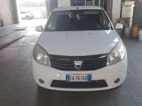 Usata Dacia Sandero Ambiance 75 CV (55 kW) 2010 Berlina