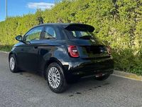 Begagnad Fiat 500e Icon 42 kW (58 HK) 2024 Svart Halvkombi