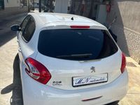 Usata Peugeot 208 Active 82 CV (60 kW) 2013 Bianco Utilitaria