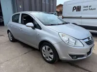 Usata Opel Corsa Cosmo 80 CV (58 kW) 2008 Argento Utilitaria