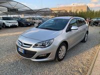 Usata Opel Astra Cosmo 110 CV (80 kW) 2014 Argento Station wagon