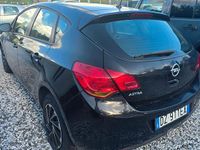 Usata Opel Astra 100 CV (73 kW) 2010 Nero Berlina