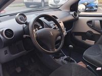Usata Peugeot 107 68 CV (50 kW) 2010 Bianco Utilitaria