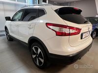 Usata Nissan Qashqai Tekna 131 CV (96 kW) 2016 Bianco SUV