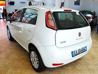 Usata Fiat Punto Lounge 77 CV (56 kW) 2014 Bianco Utilitaria