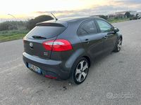 Usata Kia Rio 90 CV (66 kW) 2013 Grigio Berlina